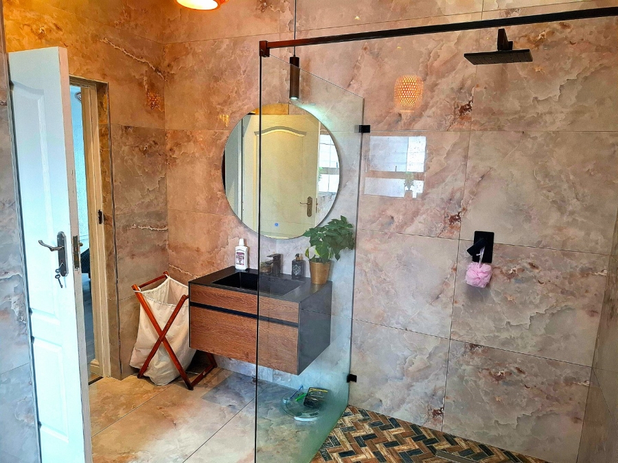 4 Bedroom Property for Sale in Welgelegen 3 Western Cape